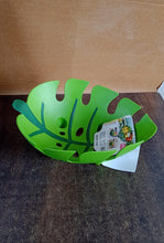 Supermom Leaf-Shaped Plastic Fruit Basket (1 Pc)